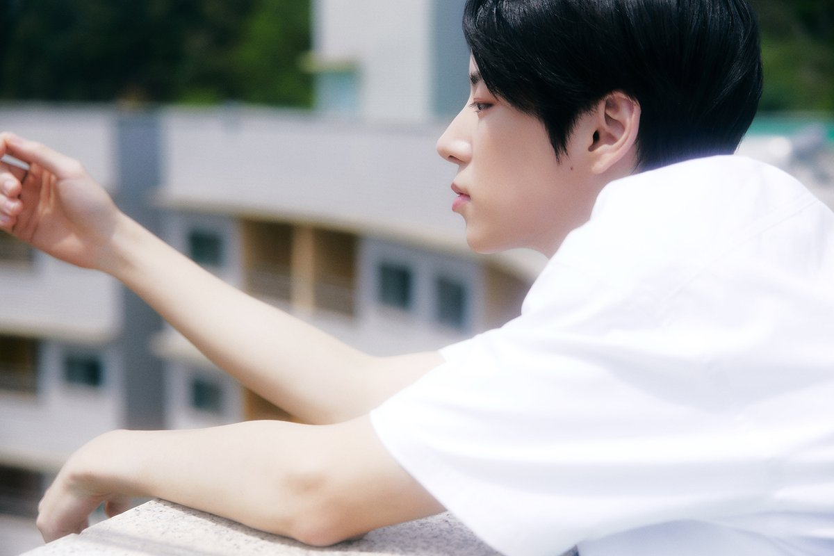 CUBE_NOWZ's tweet photo. NOWZ (나우즈) 1st Mini Album [IGNITION] 
Pre-Release Digital Single

Concept Photo 
#진혁 #JINHYUK

'자유롭게 날아 (Feat. 우기 (YUQI))'
🪽 2025.06.17. 6PM (KST)

#NOWZ #나우즈 
#IGNITION
#자유롭게날아 https://t.co/teZDQD72qT