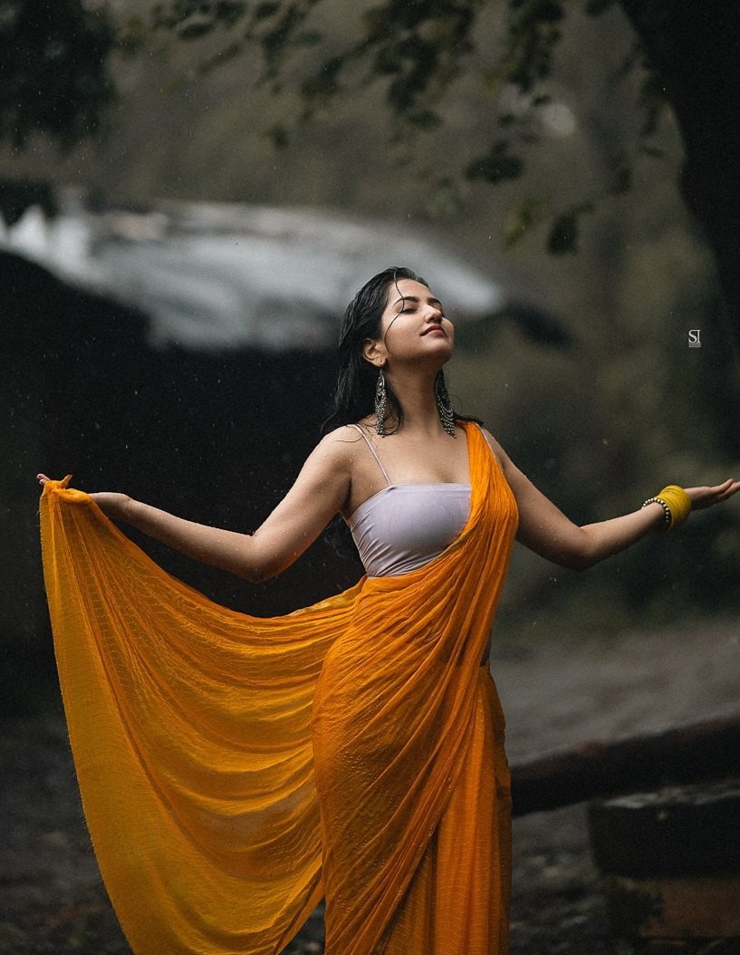 அவன் பிறந்த போது 
அவன் அம்மா ரசித்ததை விட..

சற்று அதிகம் ரசித்தவள் நான்.
என் ரசனையில் பேரழகன் அவன் 😍