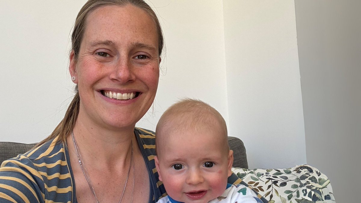 Bham Women's Hosp 💙 (@bwh_nhs) on Twitter photo Last month, our teams celebrated World Breast Milk Donation Day, with our Milk Bank and Neonatal team thanking the incredible people who have donated to our Women's Hospital.💜 
Find out more about our Milk Bank in talk BWC: orlo.uk/OcVuz Last month, our teams celebrated World Breast Milk Donation Day, with our Milk Bank and Neonatal team thanking the incredible people who have donated to our Women's Hospital.💜 
Find out more about our Milk Bank in talk BWC: orlo.uk/OcVuz