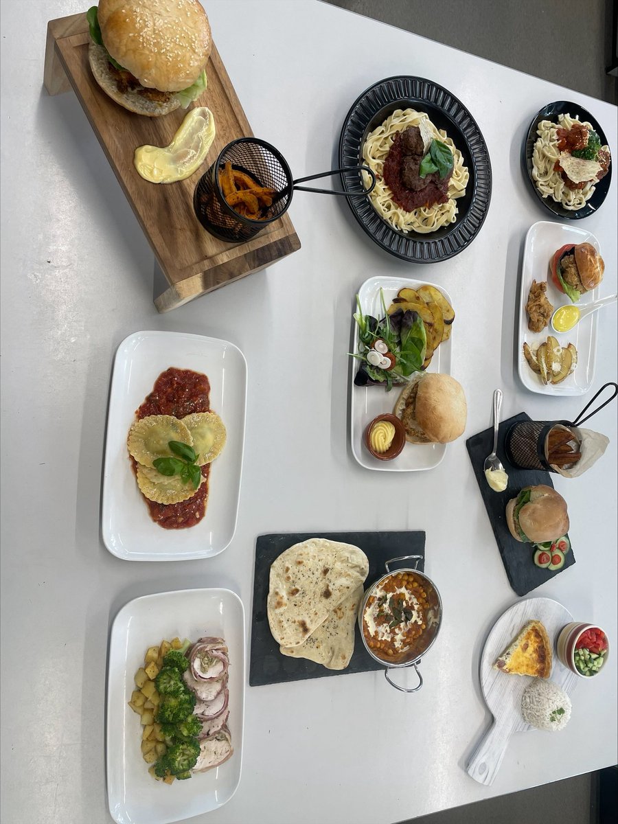 It's Year 10 Food Practical Exam Weeks!! 
We're having a fantastic week so far....Lots of high technical skills being demonstrated! We have fresh pasta, pastry, bread, meat, fish and chicken dishes 😋

#DTfood #practicalexams