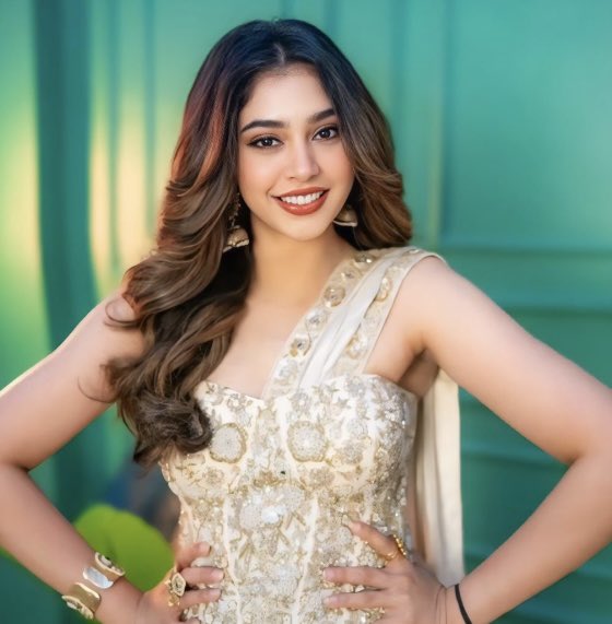 itnisibaat_'s tweet image. always the ‘it’ girl!🎀💍 | #nititaylor