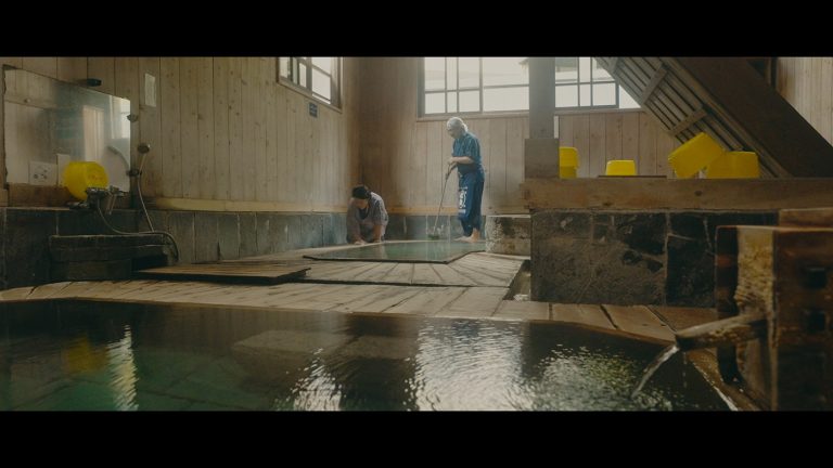 【⚡セレモニーLIVE配信中】🏆HOPPY HAPPY AWARDは、香月彩里監督『さんぽ道』！
🎬作品詳細はスレッドをチェック！
 #ショートフィルムフェス