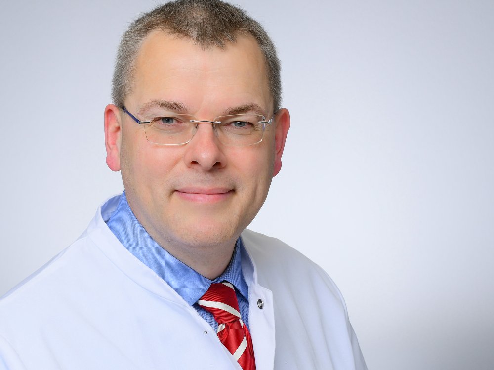 Prof. Dr. Oliver A. Cornely, wissenschaftlicher Leiter des Zentrums für Klinische Studien Köln an der #UniklinikKöln und der Medizinischen Fakultät, ist zum Präsidenten der International Society for Human and Animal Mycology gewählt worden: uk-koeln.de/uniklinik-koel…