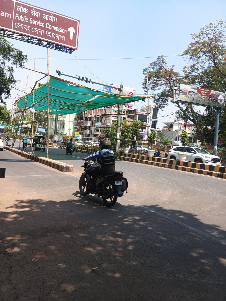 Avaneesh Bhatta (@avaneeshbhatt2) on Twitter photo Very nice initiative of Prayagraj administration <a href="/DM_PRAYAGRAJ/">DM Prayagraj</a> to protect people from extreme heat. Very nice initiative of Prayagraj administration <a href="/DM_PRAYAGRAJ/">DM Prayagraj</a> to protect people from extreme heat.