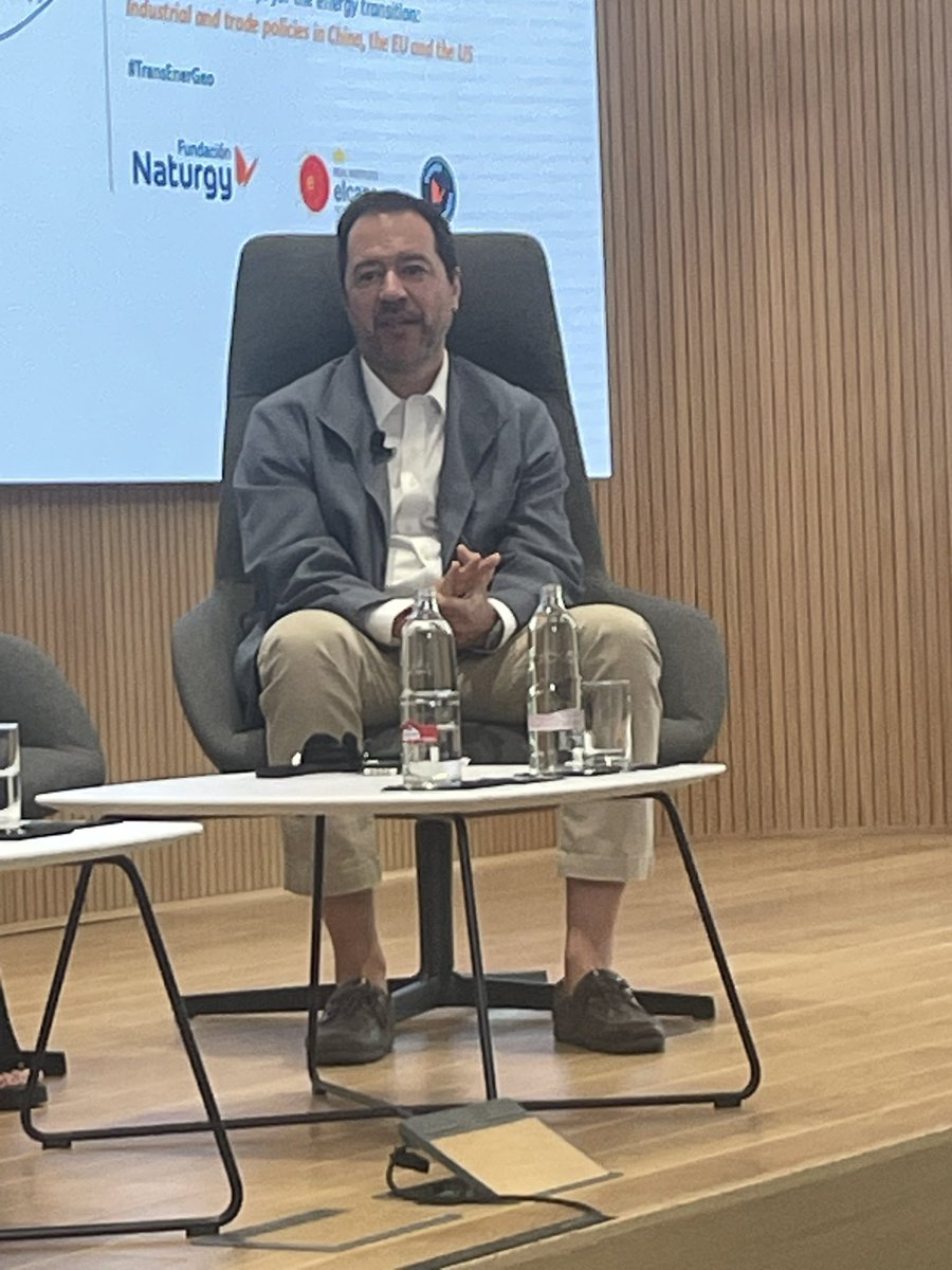 lazarotouza's tweet photo. Pedro Linares @Comillas_ICAI the transition is not threatened, the problem is that we need to show the benefits of the transition via industrial policy, competitiveness and innovation beyond energy policy. Maybe fragmentation can create opportunities for the EU #TransEnerGeo https://t.co/i4HNqP7rQg