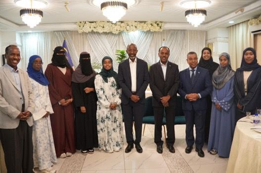 A high-level government delegation from #Somalia, led by the Minister of Education, Culture &amp; Higher Education, Farah Abdulkadir, and accompanied by the State Minister for Foreign Affairs, Ali Omar, arrived in #Malaysia to enhance friendly relations &amp; expand cooperation.