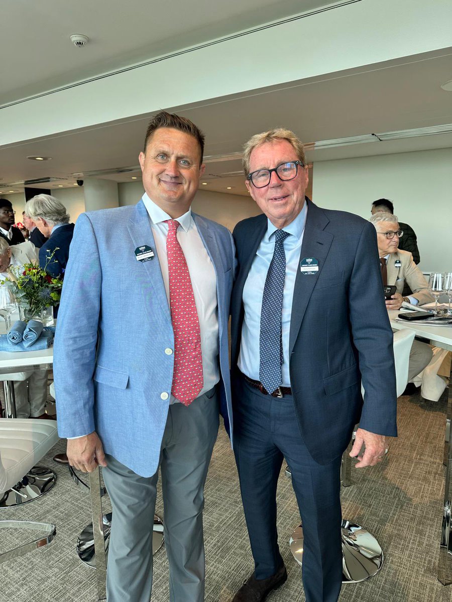 Steve Castagnola (@steve_kempton) on Twitter photo Me and Harry Redknapp
<a href="/EpsomRacecourse/">Epsom Downs Racecourse</a> on Ladies Day. 
#TottenhamHotspur #COYS Me and Harry Redknapp
<a href="/EpsomRacecourse/">Epsom Downs Racecourse</a> on Ladies Day. 
#TottenhamHotspur #COYS