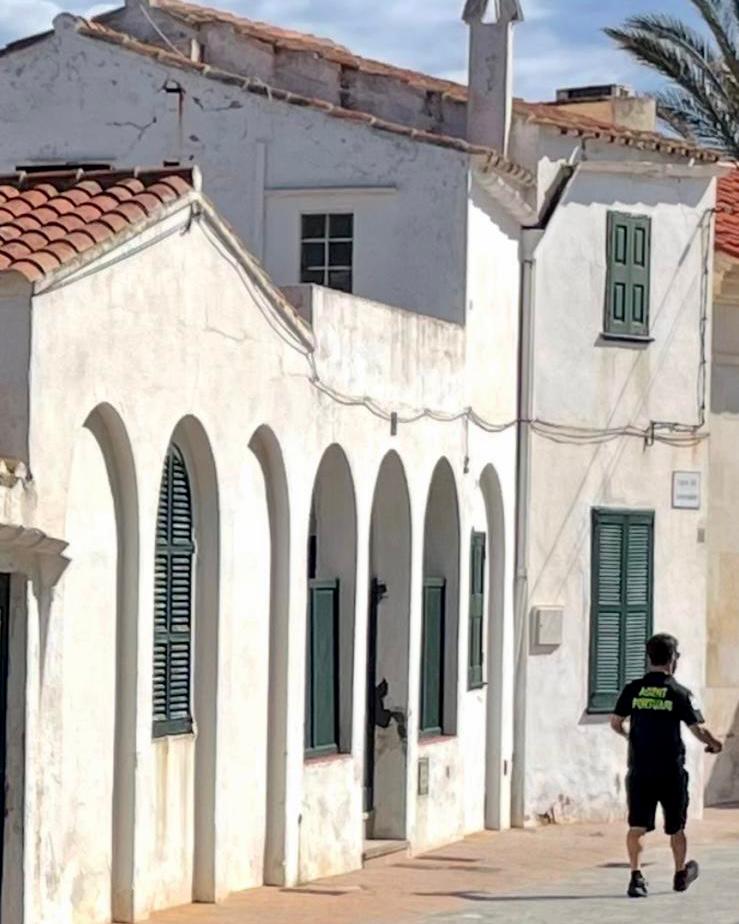 ✍🏼 PortsIB inicia el procediment per redactar el projecte de reforma de les Cases del Governador al port de Fornells

L’edifici es rehabilitarà per acollir usos institucionals i administratius, posant en relleu el patrimoni del port

ℹ️ tn.caib.es/CasesdelGovern…