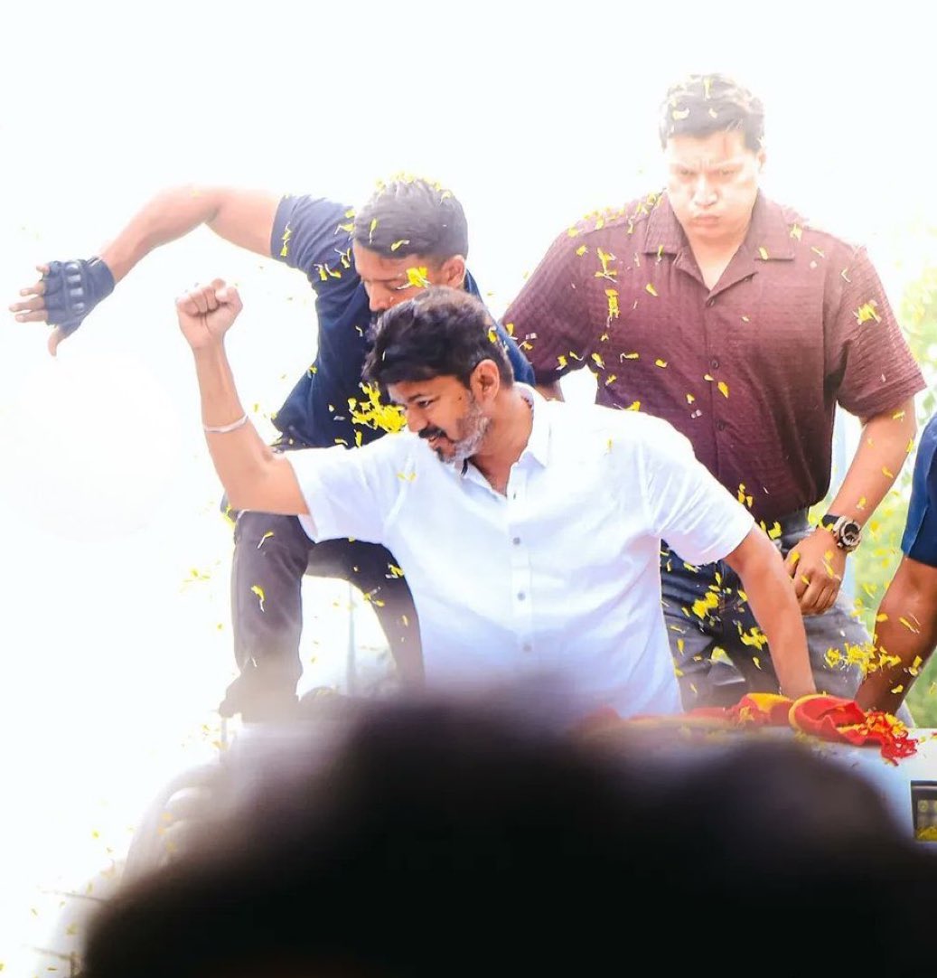 Harish N S (@harish_ns149) on Twitter photo என்றும் தளபதியின் வழியில்!
அனைத்து சக தோழர்களுக்கும் வாழ்த்துக்கள் 💙
வாய்ப்பளித்தமைக்கு நன்றி 🙏<a href="/GuRuThalaiva/">Guru Vijay (GV)</a> <a href="/CTR_Nirmalkumar/">CTR.Nirmalkumar</a> <a href="/BussyAnand/">N Anand</a> <a href="/TVKVijayHQ/">TVK Vijay</a> என்றும் தளபதியின் வழியில்!
அனைத்து சக தோழர்களுக்கும் வாழ்த்துக்கள் 💙
வாய்ப்பளித்தமைக்கு நன்றி 🙏<a href="/GuRuThalaiva/">Guru Vijay (GV)</a> <a href="/CTR_Nirmalkumar/">CTR.Nirmalkumar</a> <a href="/BussyAnand/">N Anand</a> <a href="/TVKVijayHQ/">TVK Vijay</a>