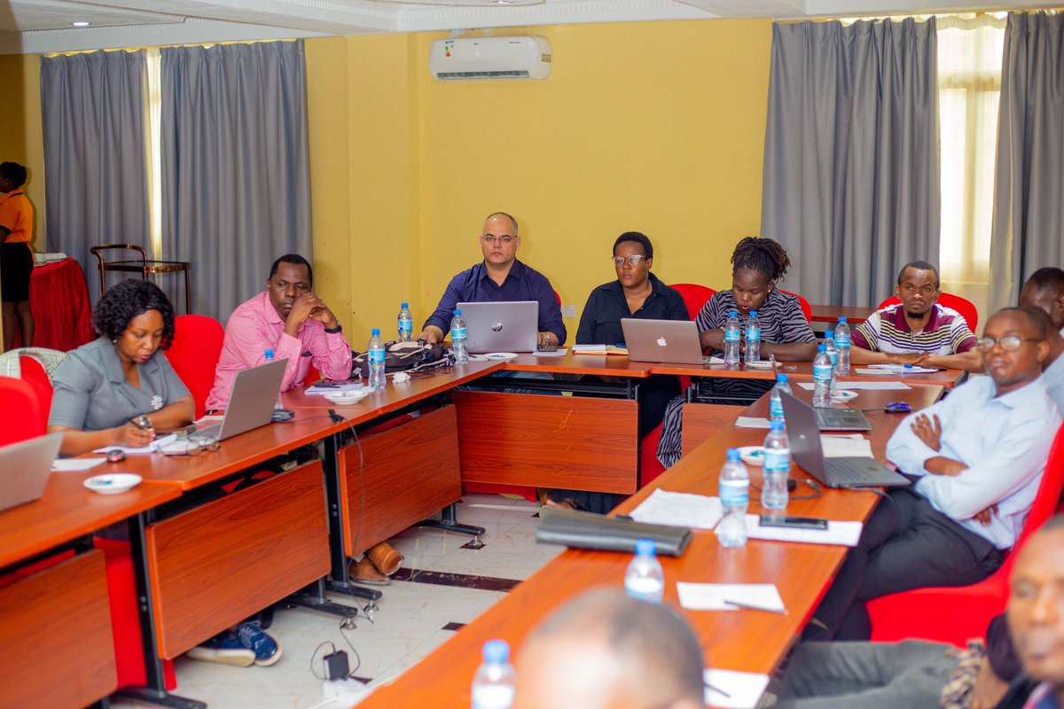 VwalaViola's tweet image. It is Day 3 of #EmpowerLeatherTZ 🧵
Theme: Strengthen the Leather Value Chain through Cluster Power 
Together, we’re building a national leather cluster to deliver 1.2M school shoes—Made in Tanzania, by Tanzanians. 👞🇹🇿
#ClusterPower