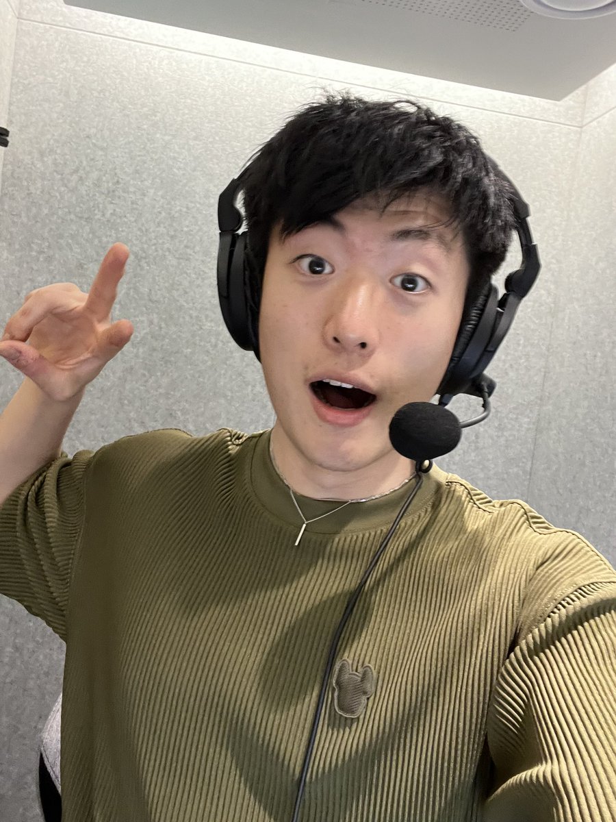 Andrew "Grapes" Hau 🍇 (@speedygrapes) on Twitter photo CAN THE MIRACLE RUN CONTINUE??
Going live in 10 with <a href="/AlkBattery/">AlkBattery</a>, winner is one bo5 away from MSI
FROM <a href="/FEARXBOOTCAMP/">BNK FEARX BOOTCAMP</a>, LINK BELOW!! CAN THE MIRACLE RUN CONTINUE??
Going live in 10 with <a href="/AlkBattery/">AlkBattery</a>, winner is one bo5 away from MSI
FROM <a href="/FEARXBOOTCAMP/">BNK FEARX BOOTCAMP</a>, LINK BELOW!!
