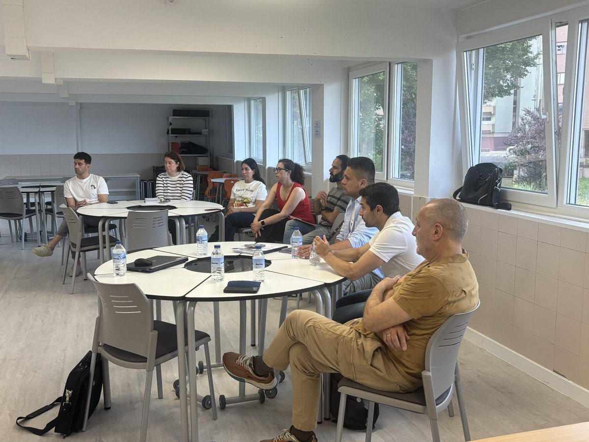 CFIELeón (@cfiedeleon) on Twitter photo 2ª Jornada del #observa_acción del <a href="/CFIEdeLeon/">CFIELeón</a> en el <a href="/CFRdeVigo/">CFRdeVigo</a> 
Intercambio de experiencias 
                            ⬇️
Aprendemos juntos 
<a href="/educacyl/">Educación JCyL</a> 
<a href="/EduXunta/">EduXunta</a> 2ª Jornada del #observa_acción del <a href="/CFIEdeLeon/">CFIELeón</a> en el <a href="/CFRdeVigo/">CFRdeVigo</a> 
Intercambio de experiencias 
                            ⬇️
Aprendemos juntos 
<a href="/educacyl/">Educación JCyL</a> 
<a href="/EduXunta/">EduXunta</a>