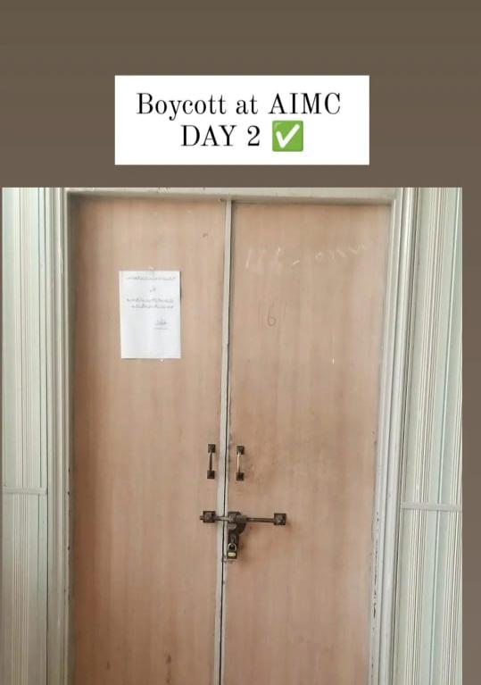 HUzaIFA467's tweet image. Rathore sharm tujh ko mgr nhi atii
#RemoveVC_UHS 
#ExtendSummerVacations 
@MaryamNSharif @RanaSikandarH @CMShehbaz