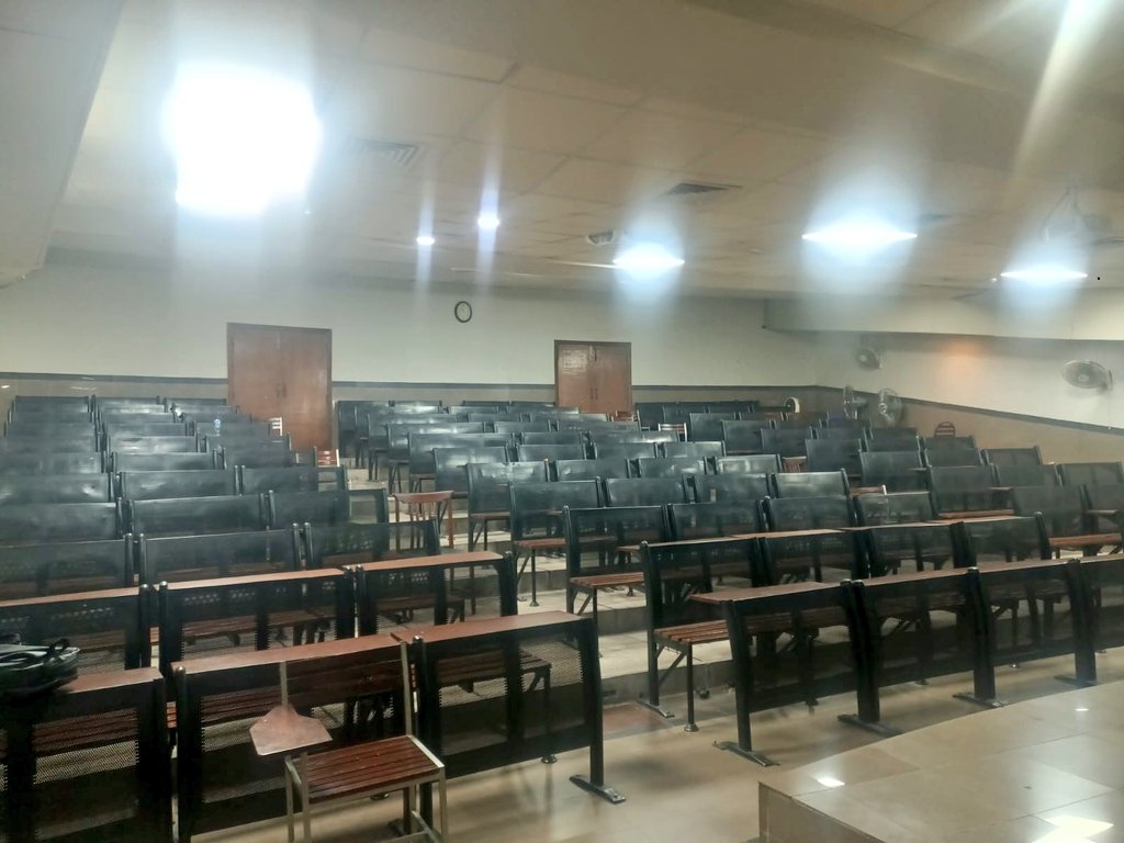 HUzaIFA467's tweet image. Rathore sharm tujh ko mgr nhi atii
#RemoveVC_UHS 
#ExtendSummerVacations 
@MaryamNSharif @RanaSikandarH @CMShehbaz