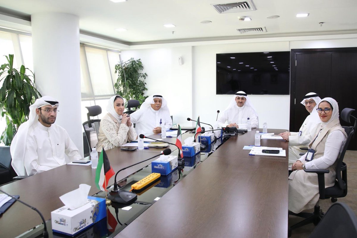 عقب اجتماع الجمعية العمومية العادية للشركة

رئيس مجلس إدارة الشركة الكويتية لخدمات الطيران (كاسكو) د. عبدالعزيز الشبيب لـ (كونا): حققنا نموا بنسبة 8.6 % في الأرباح بنهاية السنة المالية 2024
 
- تشكيل فريق لمتابعة تنفيذ مبنى الشركة الجديد بمبنى الركاب (T2) في مطار الكويت الدولي