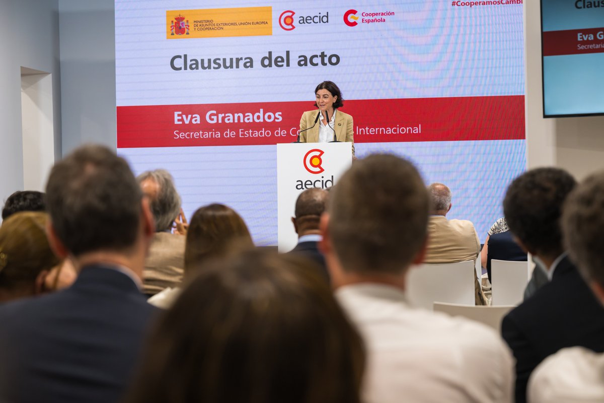 Cooperación Española (@cooperacionesp) on Twitter photo La transformación de la <a href="/AECID_es/">AECID</a>, presentada por el ministro <a href="/jmalbares/">José Manuel Albares</a>, consolidada una Cooperación Española más estratégica y moderna:
✅Nueva imagen institucional
✅Consejo Asesor internacional
✅Más oportunidades para jóvenes
Leer en <a href="/europapress/">Europa Press</a> 🔗 europapress.es/eseuropa/notic… La transformación de la <a href="/AECID_es/">AECID</a>, presentada por el ministro <a href="/jmalbares/">José Manuel Albares</a>, consolidada una Cooperación Española más estratégica y moderna:
✅Nueva imagen institucional
✅Consejo Asesor internacional
✅Más oportunidades para jóvenes
Leer en <a href="/europapress/">Europa Press</a> 🔗 europapress.es/eseuropa/notic…