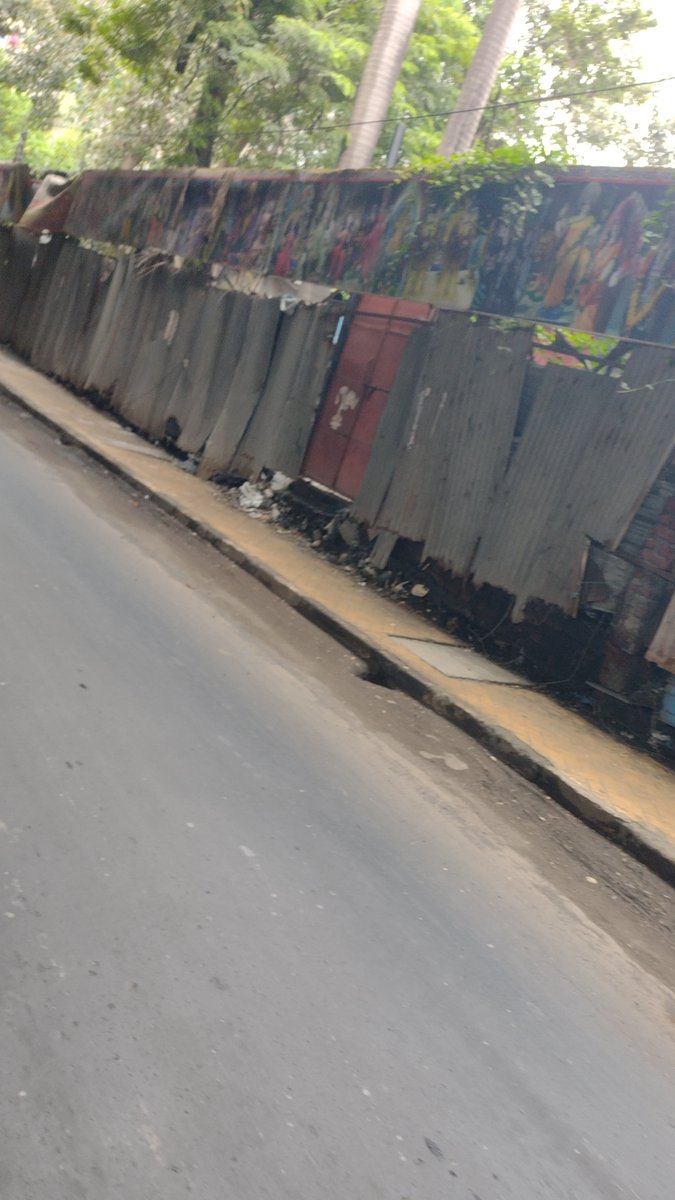 SentinelWachter's tweet photo. Further ahead from this #nursery earlier an #illegal nursery was set up close to #amarmahal busstop on the #pestomsagar service road Now its become a huge #illegal #commercial area Cement bricks sand storage + hutments + commercial godowns and what not @mybmc @mybmcInfra https://t.co/ZIVApEj48H