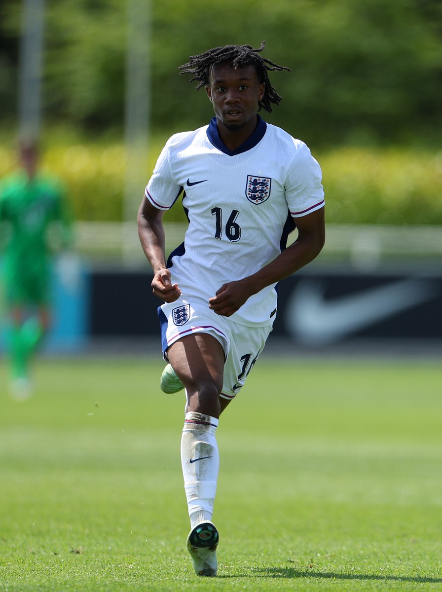 Reiss Russell-Denny in action for England's U19s vs Iceland 💪