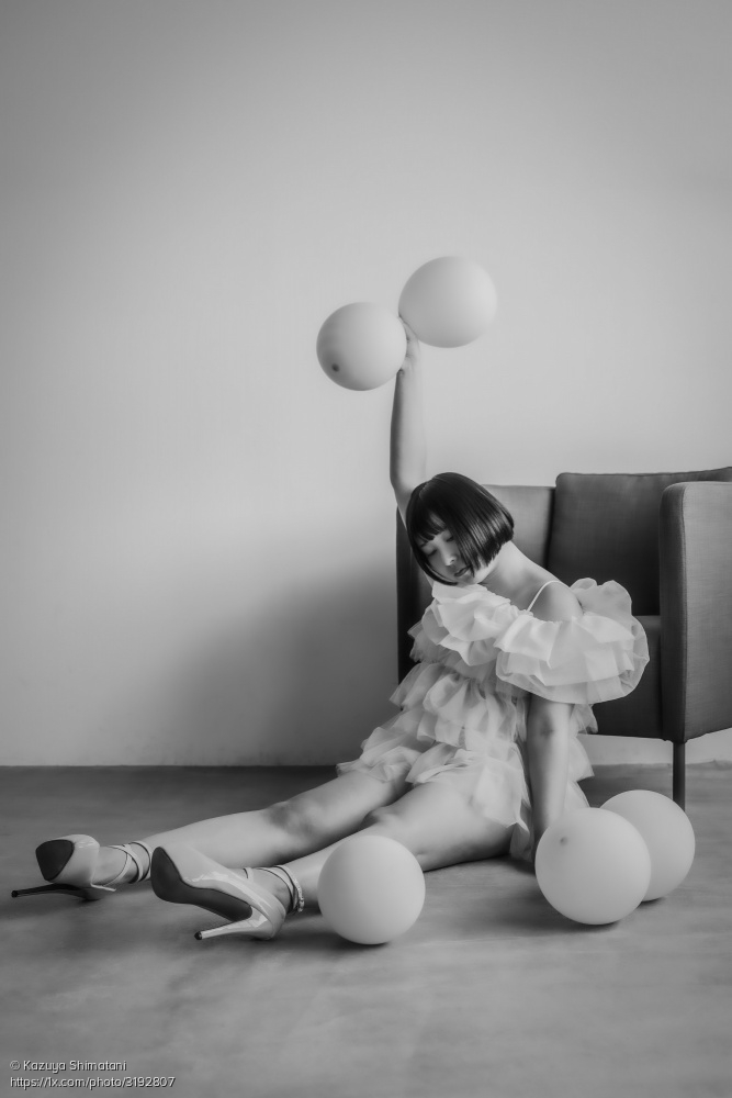 1x_com's tweet photo. 'Doll with dead batteries' by Kazuya Shimatani.
https://t.co/L6vvCDdgJt #blackandwhitephotography #conceptart #fineart #woman #balloons #emptybatteries https://t.co/c2WcbGCO2b