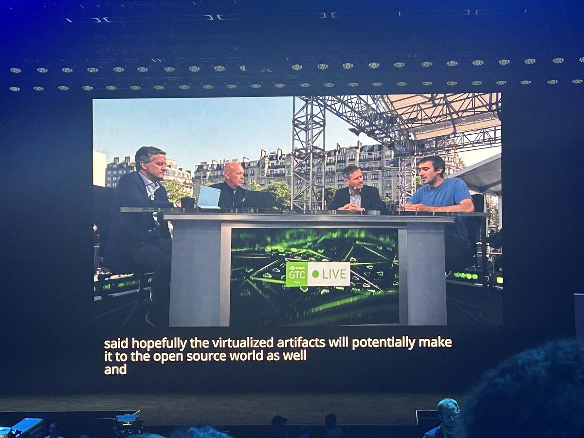 🙋‍♀️ 4 hommes blancs pour parler d’IA avant la Keynote de Nvidia à VivaTech, ça donne le ton ! 

#GTC <a href="/nvidia/">NVIDIA</a>