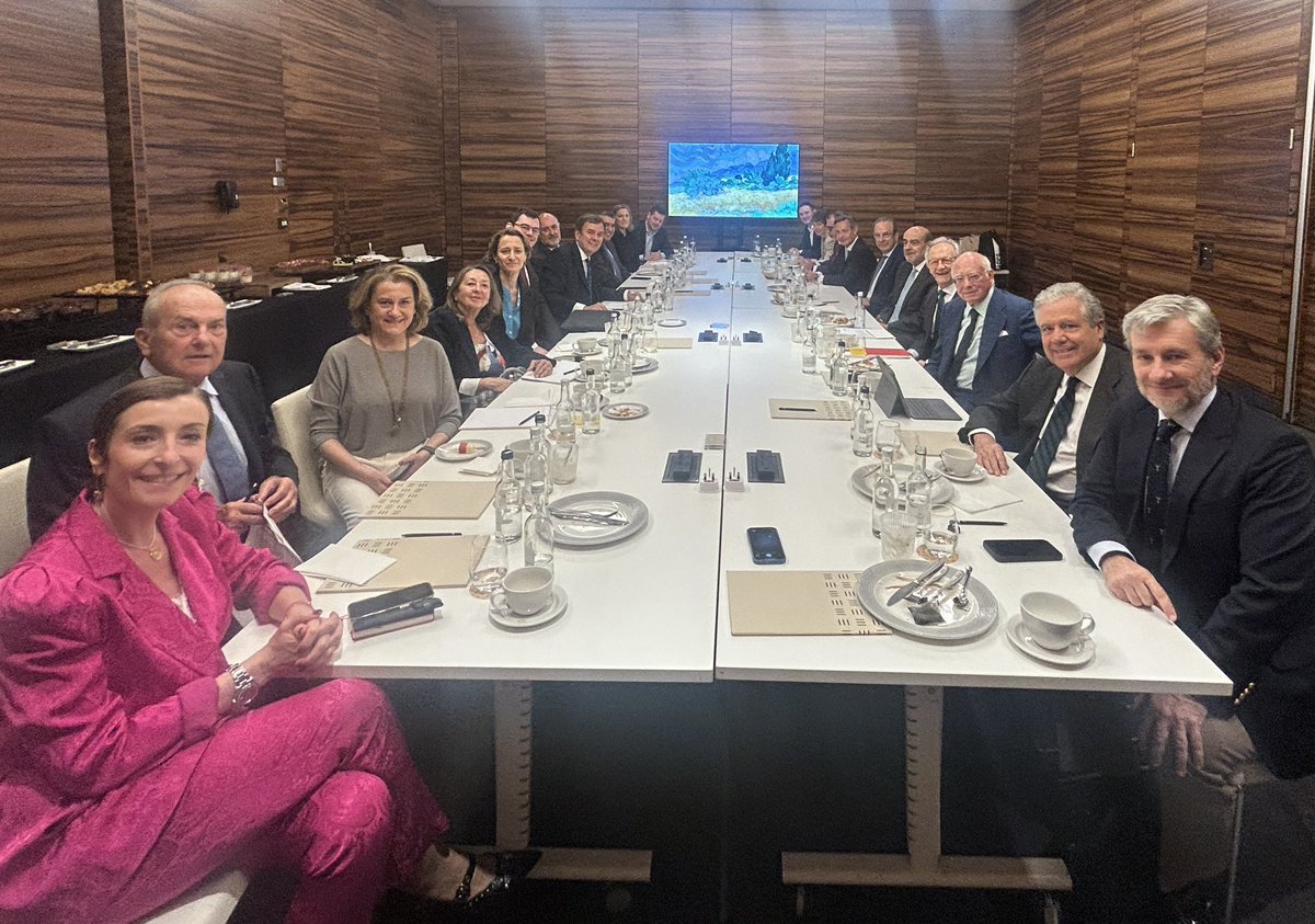Great to kick off the day as breakfast speaker to the visiting <a href="/circulodempresa/">Círculo de Empresarios</a> delegation in London from Spain 🇪🇸.

Spain is a massive investor in the UK and we at EP Group also have assets in Spain. 

I gave them an update on U.K. 🇬🇧 politics, economics &amp; trade. 

<a href="/N4CM/">Nacho Morais😷💉🇪🇸🇬🇧🇪🇺🇺🇦</a>