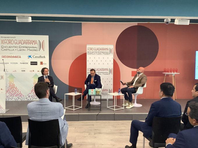 ingenierosVA (@ingenierosva) on Twitter photo El XI Foro Guadarrama reunió ayer en Madrid a cerca de 200 empresarios y directivos de empresas castellano y leonesas y madrileñas, en un encuentro organizado por <a href="/cyleconomica/">CyL Económica</a>.
El decano de <a href="/ingenierosva/">ingenierosVA</a>, Rafael Álvarez <a href="/irecyl/">R.Alvarez -Irecyl</a>, asistió al evento.
#ForoGuadarrama25 El XI Foro Guadarrama reunió ayer en Madrid a cerca de 200 empresarios y directivos de empresas castellano y leonesas y madrileñas, en un encuentro organizado por <a href="/cyleconomica/">CyL Económica</a>.
El decano de <a href="/ingenierosva/">ingenierosVA</a>, Rafael Álvarez <a href="/irecyl/">R.Alvarez -Irecyl</a>, asistió al evento.
#ForoGuadarrama25