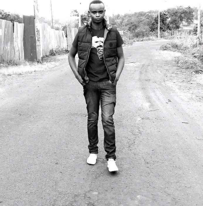 ‼️ABDUCTION IN MBEERE SOUTH ‼️……

Forwarded as Received……

This person Peter Muchichu has been  abducted by subaru boys at Muraru market,Mbeti South Ward,Mbeere south Constituency,Embu county. 

They have taken his phone. No one knows his
whereabouts…..

Please share