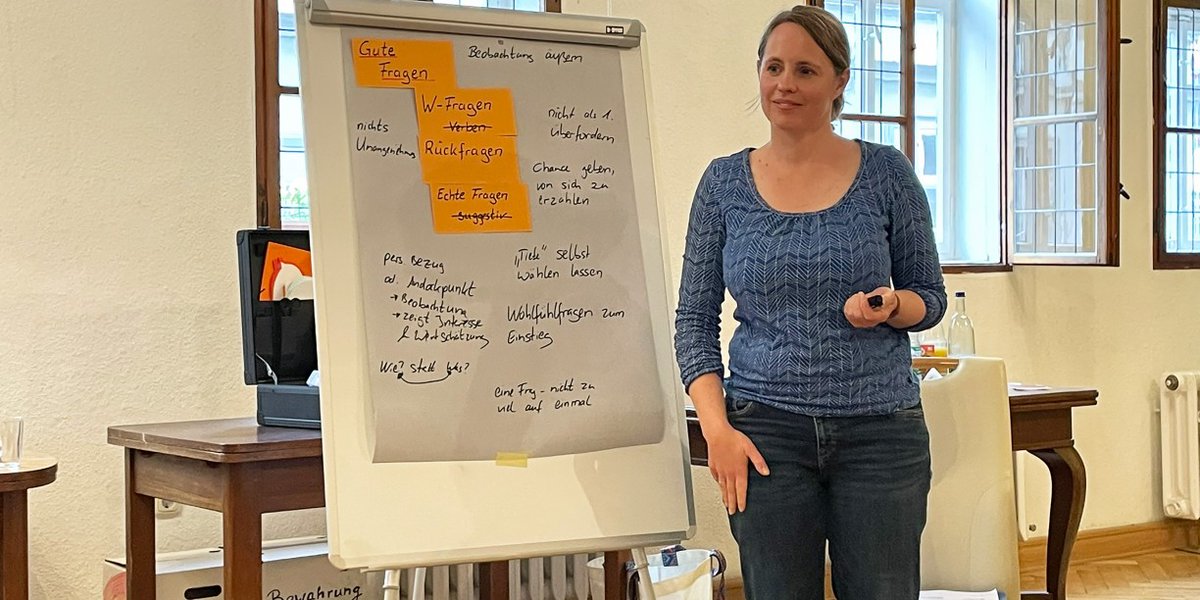 Neue #verstaendigungsorte im #Osten schaffen:
Das ist das Ziel des Projekts „Geht´s noch?!“ der Ev. Akademien. Wir bauen darin das Projekt #BubbleCrasher für die #Erwachsenenbildung aus. Los ging es jetzt mit einem Seminar in der Offenen Arbeit #Erfurt:
ev-akademie-thueringen.de/blogartikel/ra…