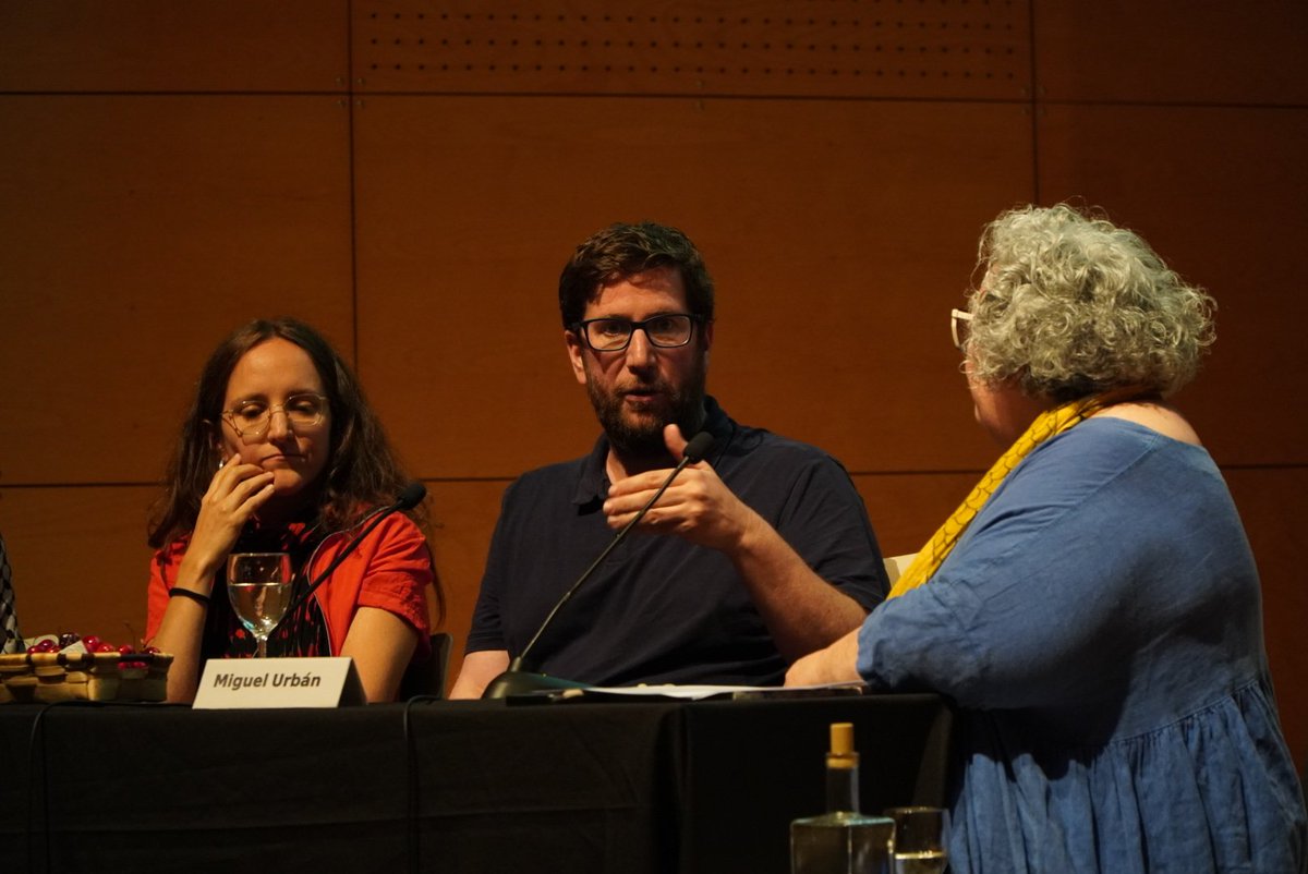 Coordinadora de ONGD de Euskadi (@ongdeuskadi) on Twitter photo 🌍 Geopolitika jardunaldiak / Jornadas sobre geopolítica
2️⃣👥 «Riesgo para la democracia, retroceso en derechos humanos y autoritarismos», con Júlia Martí Comas, <a href="/HelenaMaleno/">Helena Maleno Garzón</a> y <a href="/MiguelUrban/">Miguel Urbán Crespo</a>
🗣️ Moderatzailea: Bego Yebra kazetaria
👇🏾👇🏾👇🏾👇🏾 🌍 Geopolitika jardunaldiak / Jornadas sobre geopolítica
2️⃣👥 «Riesgo para la democracia, retroceso en derechos humanos y autoritarismos», con Júlia Martí Comas, <a href="/HelenaMaleno/">Helena Maleno Garzón</a> y <a href="/MiguelUrban/">Miguel Urbán Crespo</a>
🗣️ Moderatzailea: Bego Yebra kazetaria
👇🏾👇🏾👇🏾👇🏾