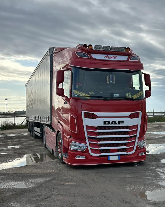 🔴 Azzetti. ⚪

📸: Theo Bubu Azzetti

#daftrucks | #dafdriver