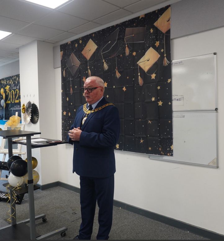 It was a pleasure to present graduation Certificates to students at North Kent College last Thursday for completion of a year Two business course.
It was great engaging with the students and hearing their fresh ideas and what they want to achieve in their careers.