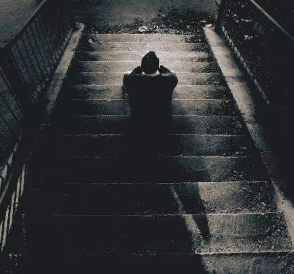 العودة لعلاقة سابقة لحظة رائعة فعلاً 
؛ لكنها تُشبه شراء تذكرة لـفيلم قديم نعرف تماماً كيف نهايته ...!