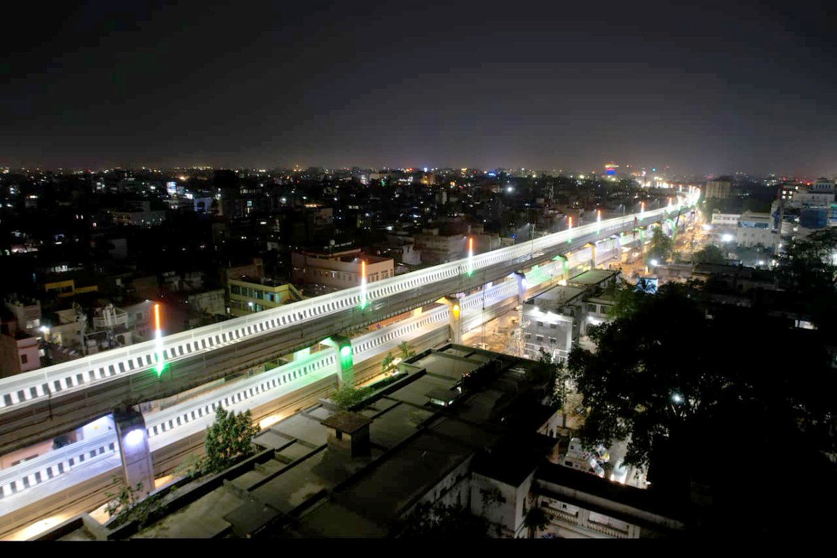 SanjayJhaBihar's tweet image. एक और विश्वस्तरीय सौगात के लिए बिहारवासियों को बधाई!
पटना में अशोक राजपथ पर निर्मित पहले डबल डेकर फ्लाईओवर को आज माननीय मुख्यमंत्री श्री @NitishKumar जी ने जनता को समर्पित किया।
अत्याधुनिक तकनीक से निर्मित यह फ्लाईओवर तेजी से बढ़ते और बदलते बिहार का आईना है। यह राजधानी में रहने…