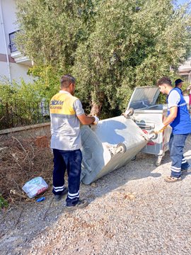 Eski Çöp Konteynerleri