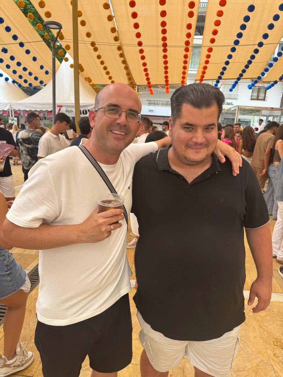 Mario Amaro (@oiramam) on Twitter photo Andaba con ganas de tener la foto con el entrenador revelación del Grupo 9 de <a href="/TerceraDivGr9/">TerceraDivGr9</a> y ayer la pude conseguir.
<a href="/AleAlvarez89/">Alejandro Álvarez</a> eres un fenómeno, muchas gracias. Trabajo sobresaliente el tuyo con el <a href="/FCMarbelli/">Fútbol Club Marbellí</a> Andaba con ganas de tener la foto con el entrenador revelación del Grupo 9 de <a href="/TerceraDivGr9/">TerceraDivGr9</a> y ayer la pude conseguir.
<a href="/AleAlvarez89/">Alejandro Álvarez</a> eres un fenómeno, muchas gracias. Trabajo sobresaliente el tuyo con el <a href="/FCMarbelli/">Fútbol Club Marbellí</a>