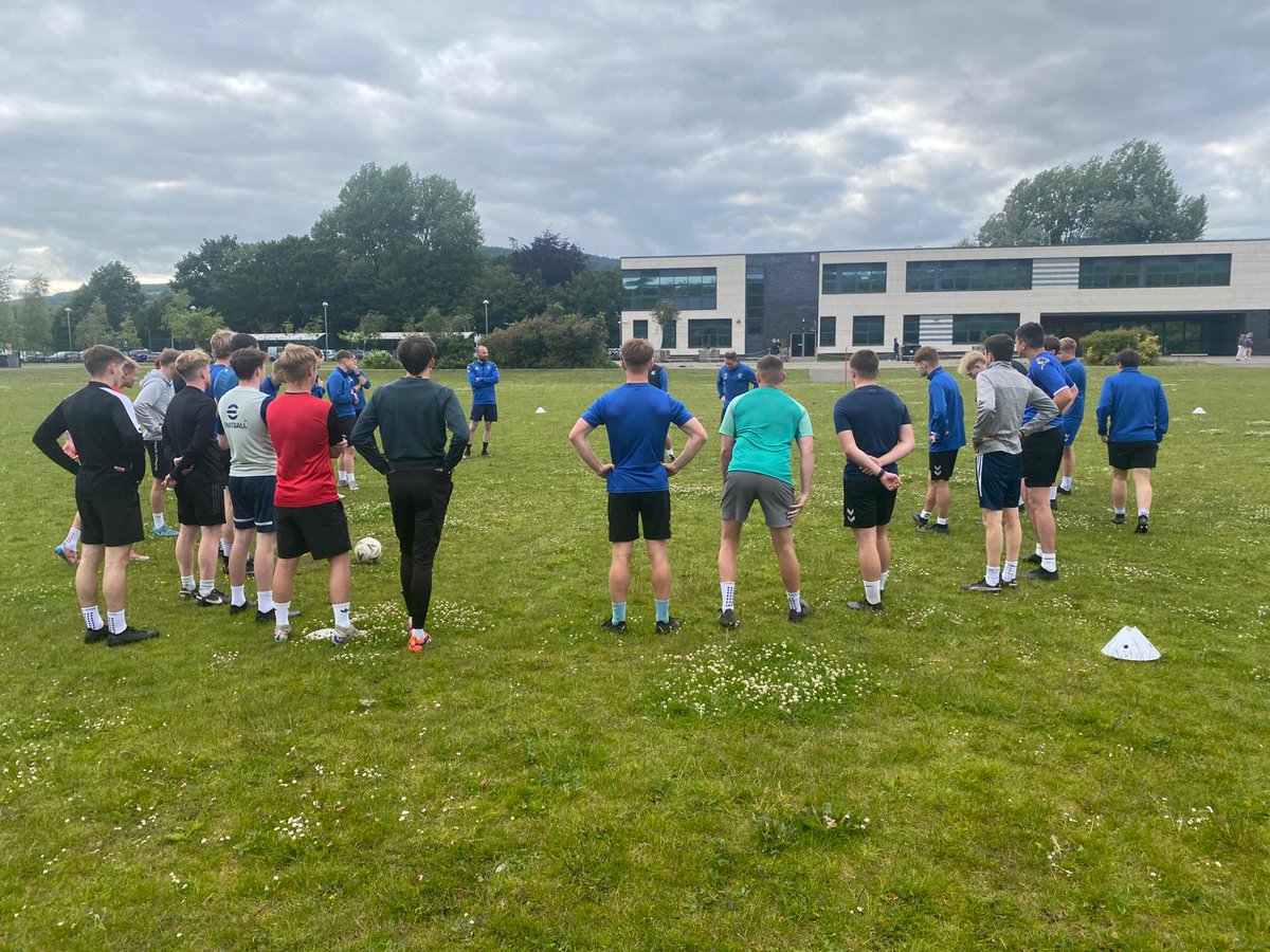 Fantastic first pre season session yesterday 💨

Solid work rate, great attendance and a very positive attitude from all! 

We look forward to more of the same on Thursday 💪

#UpTheClun