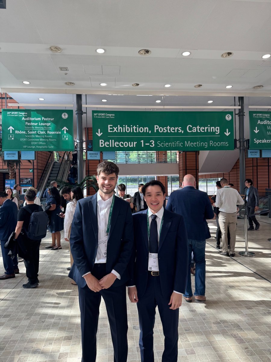 Oxford_Trauma's tweet image. Our team is currently presenting data from the WHiTE study at the EFORT Congress 2025. Great work by Matt, En Lin, Alex, and Amulya showcasing our findings on an international stage! #EFORT2025 #WHiTEstudy #TraumaResearch #OrthoScience #teamwork
