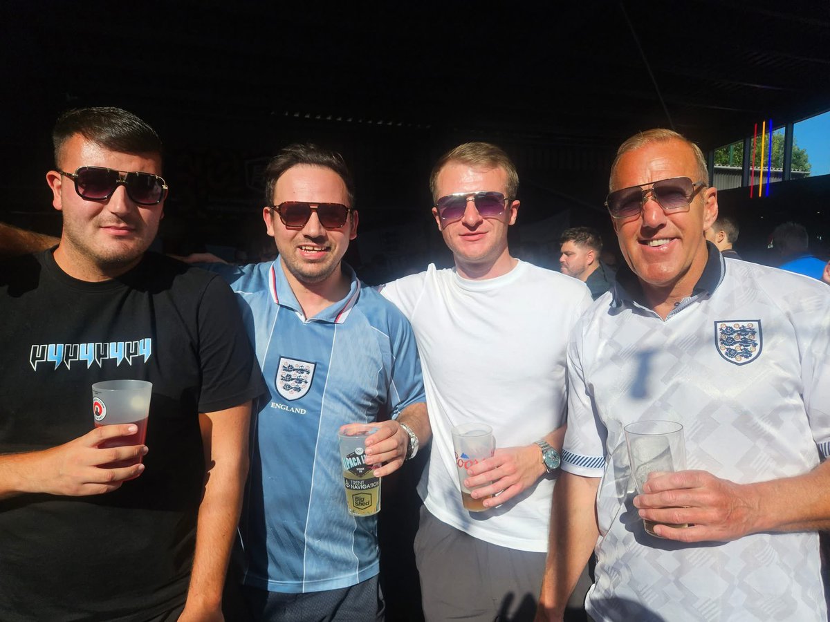Jack โ๐ด๓ ง๓ ข๓ ฅ๓ ฎ๓ ง๓ ฟ (@jackcwhufc24) on Twitter photo Good do apart from the football roll on September Good do apart from the football roll on September