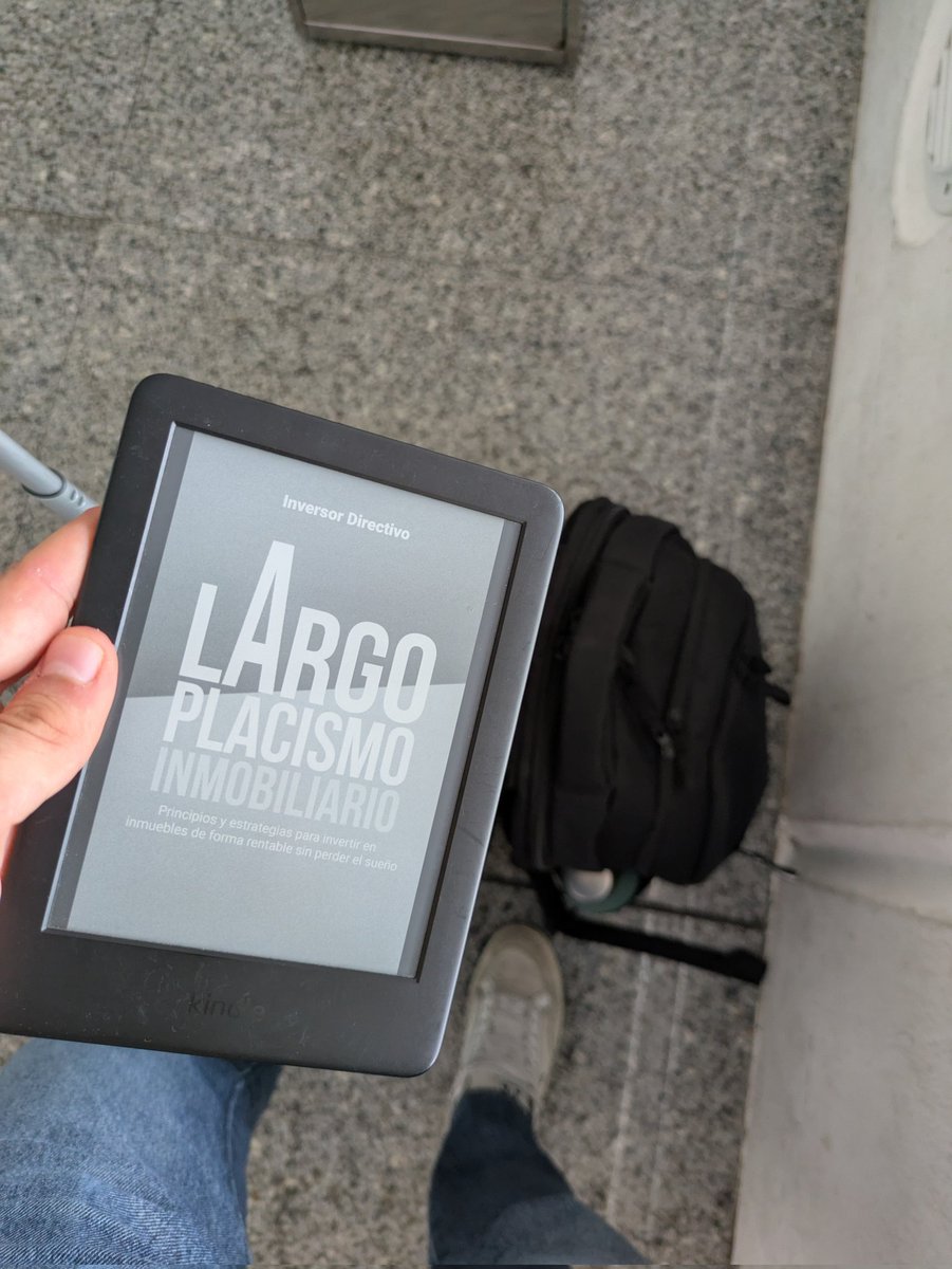 Hoy me voy a Austria para terminar parte de la formacion que me paga la empresa.

Esta vez acompañado por el libro recomendado por <a href="/Invertirenfami/">Invertir en familia</a>

"Largoplacismo inmobiliario" de <a href="/Inversor_Direct/">Inversor Directivo (Alberto)</a>

Ya os dire que tal😊