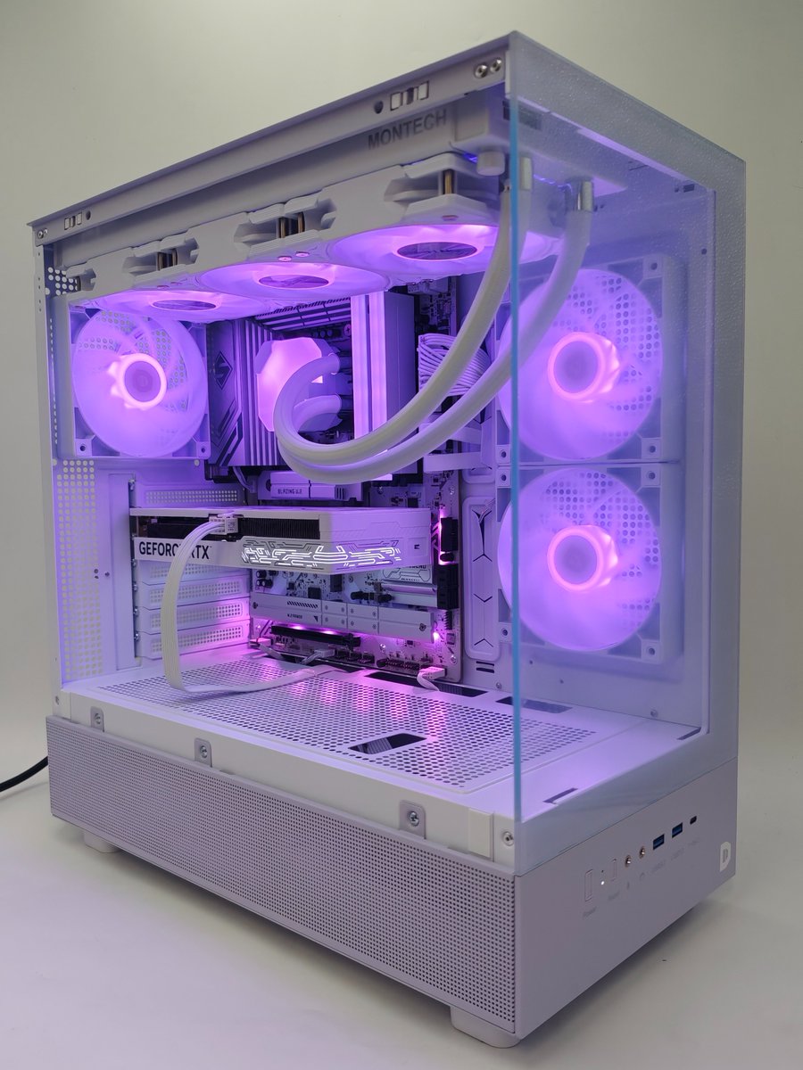 おはようございます！ドスパラです🖥✨

みなさまの環境に合うパソコンの色は？
①白⬜️
②黒⬛️
③紫🟪
④赤🟥
➄青🟦
⑥その他🌈

本日もよろしくお願いします。