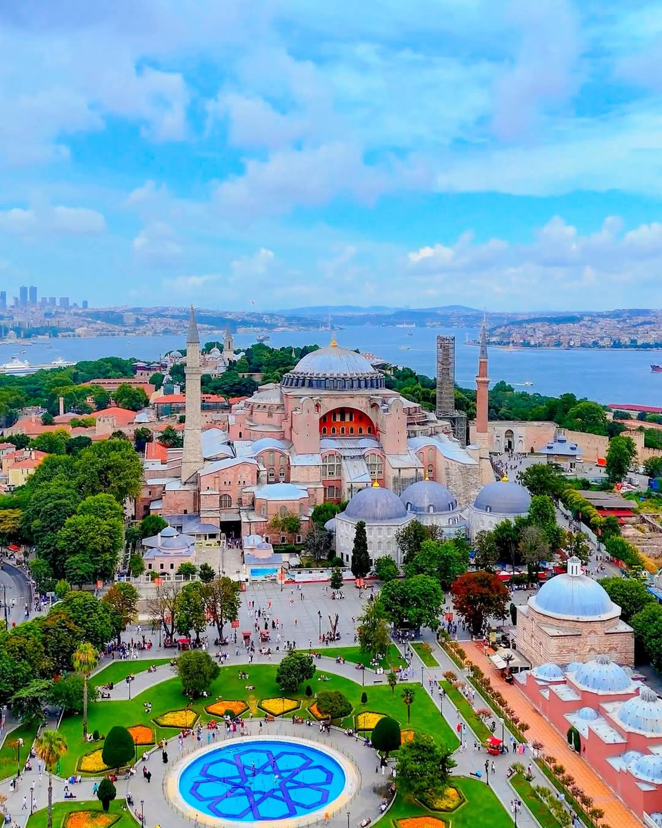 soz_media's tweet photo. Buna dimineata!🇷🇴
Gunaydin!🇹🇷
Visit ... .... .... Istanbul /Türkiye
https://t.co/wzkKrGT61X
#Günaydın #morning #dimineata #day #zi #buna #goodmorning Söz Romanya SOZ TV
Sozmedia Istanbul, Türkiye Türkiye TÜRKIYE GÜZEL BIR ÜLKE ✈️🇹🇷 / Turkey Tour Lover Travel Türkiye https://t.co/WVodpdvUEE