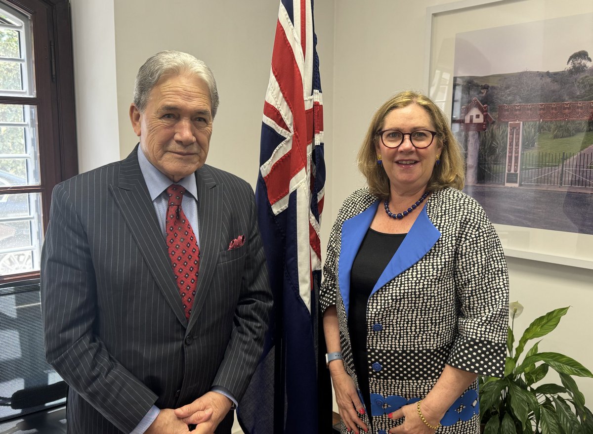 Winston Peters (@newzealandmfa) on Twitter photo The Minister met Elizabeth Dibble, the Director-General of the Multinational Force & Observers (MFO).
The MFO is an international peacekeeping force created by the peace treaty between Egypt and Israel.
<a href="/NZDefenceForce/">NZ Defence Force</a> has served in the region with distinction in the MFO since The Minister met Elizabeth Dibble, the Director-General of the Multinational Force & Observers (MFO).
The MFO is an international peacekeeping force created by the peace treaty between Egypt and Israel.
<a href="/NZDefenceForce/">NZ Defence Force</a> has served in the region with distinction in the MFO since