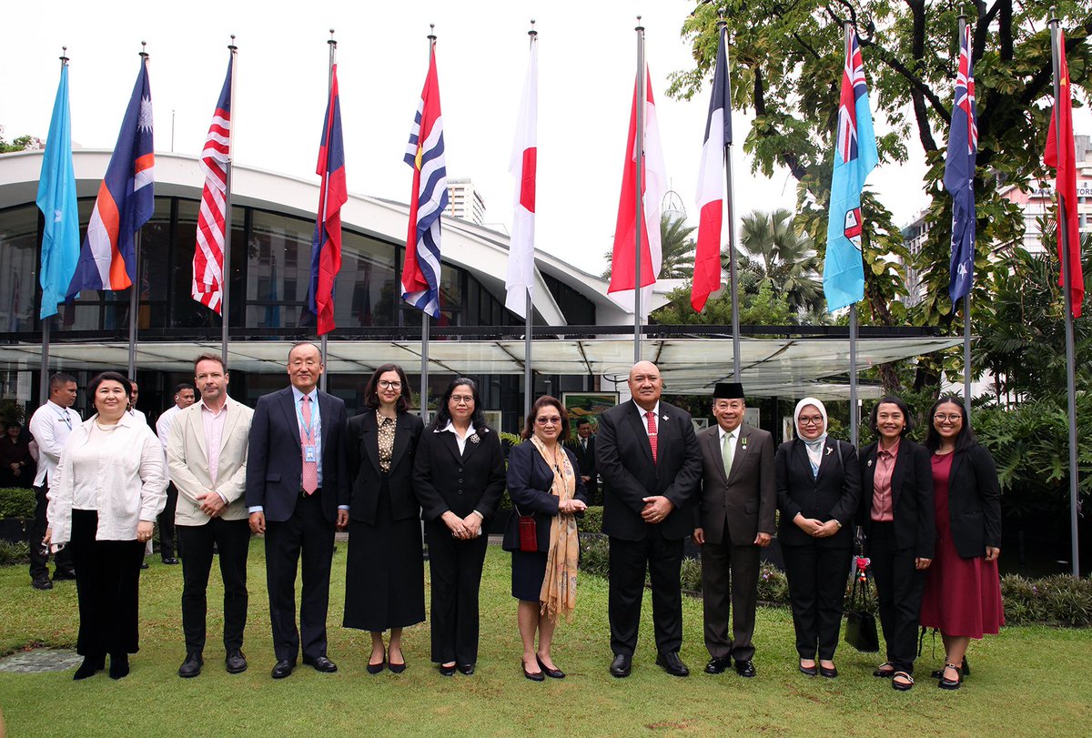 Selamat datang! 

A warm welcome to the Republic of #Indonesia, whose flag now flies high at <a href="/WHOWPRO/">World Health Organization (WHO) Western Pacific</a>, marking the country's reassignment  from the <a href="/WHO/">World Health Organization (WHO)</a> South-East Asia Region to the Western Pacific.

🇮🇩, home to >280 million people, joins our 37 other Member States &amp; areas in a