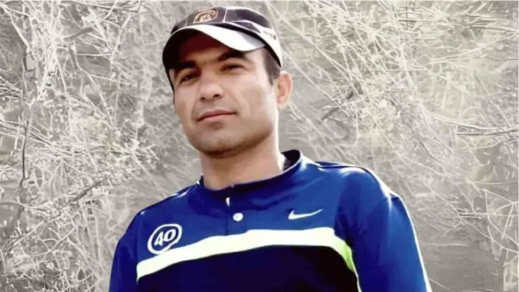 suroor55's tweet photo. مجاهد کورکور، جوانی بی‌گناه از بازداشت شدگان قیام سراسری آبان ۱۴۰۱ در شهرستان ایذه، در زندان شیبان اهواز توسط دستگاه خامنه‌ای اعدام شد. 
اعدامی جنایتکارانه در سالروز تولد کیان پیرفلک با دروغ و پرونده‌سازی ، برای خاموش کردن صدای جنبش دادخواهی ومقاومت مردمی 
#آتش_جواب_اعدام 
#مجاهد_کورکور