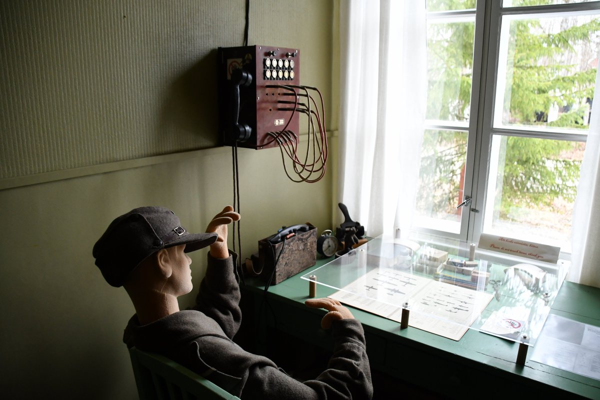 KainuunRaja's tweet image. Raatteen vartiomuseo Suomussalmella on jälleen auki!
Museo on avoinna yleisölle kesän ajan joka päivä klo 10-18 (poikkeuksena 20.6.). Vapaa pääsy.
Tervetuloa!
Lisätietoja Kainuun tapahtumakalenterissa: tapahtumienkainuu.fi/fi-FI/page/683…
#Vartiomuseo #Raatteenvartiomuseo #Suomussalmi