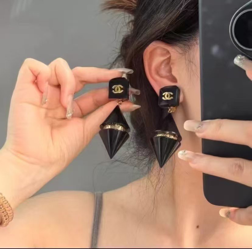 香奈儿设计师也是e卫兵？