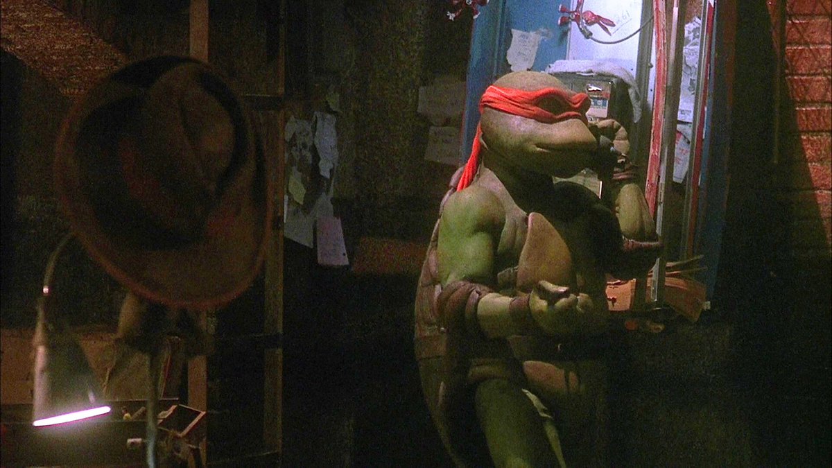 TheOldTurtleDen's tweet image. "Oh, but no anchovies. And I mean no anchovies. You put anchovies on this thing and you're in big trouble, okay?"
-Michelangelo