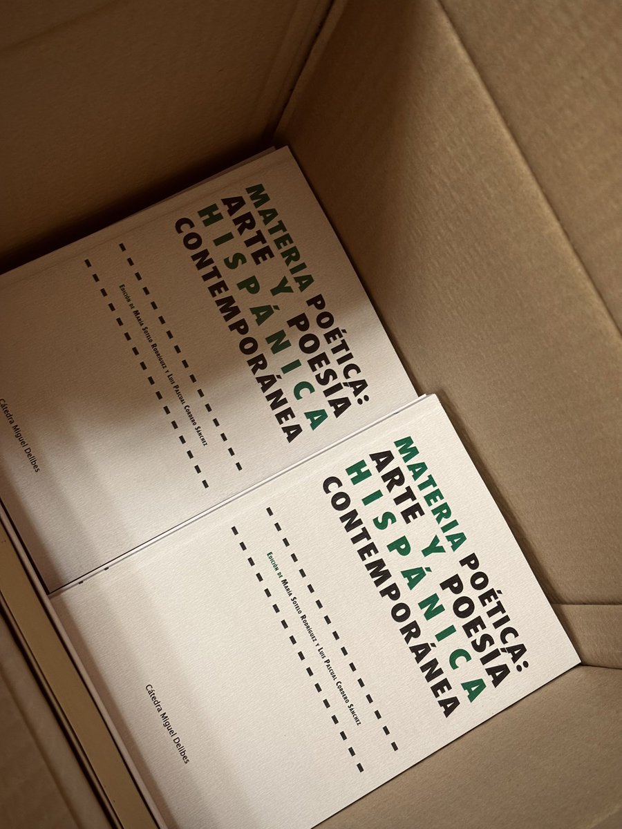 Qué ilusión tan grande me hace tener ya entre mis manos el volumen colectivo “Materia poética: arte y poesía hispánica contemporánea” que hemos editado <a href="/luispcordero/">Luis Cordero</a> y una servidora📚💘
Ojalá os animéis a consultarlo y a citarlo mucho 🤠💫