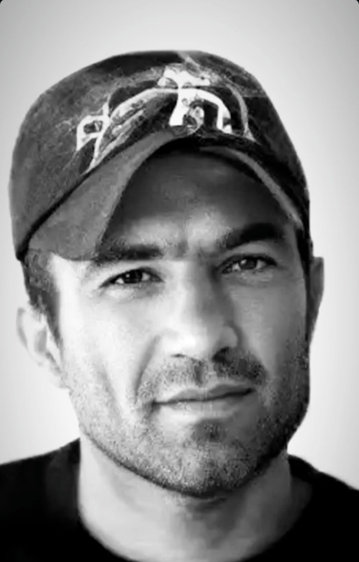 kosareftekharii's tweet image. مجاهد کورکور را بیگناه اعدام کردند.
اعدام کردند تا بترسیم.
جمهوری اسلامی که فقط با خون زنده است؛ با طناب دار، با سکوت ما.
سکوت در برابر این جنایت، همدستیست.
وقت شکستن این سکوت مرگبار است.
وقت فریاد، وقت ایستادن در برابر جمهوری اعدامیست.🖤
#مجاهد_کورکور
#مرگ_بر_جمهوری_اسلامی