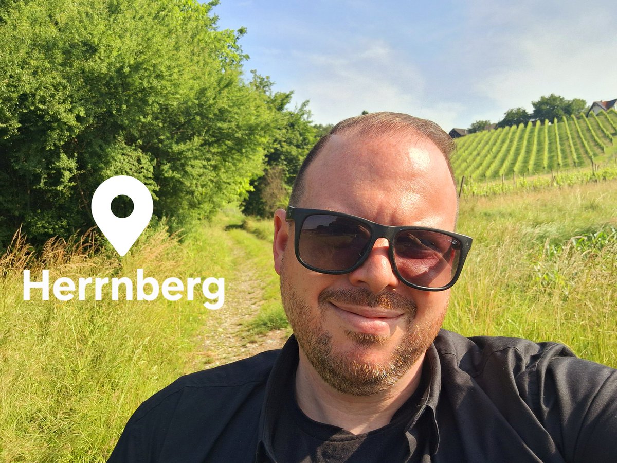 🌳 Hey Leute! Ich bin gerade in Herrnberg, nahe Ilz, und habe ein kleines Grundstück entdeckt! 🌿 Es handelt sich um Freiland mit tollen Bäumen, teilweise sogar Obstbäume 🍎 – einfach idyllisch inmitten einer hügeligen Landschaft! 🌄 Details folgen bald.
easyhome-immobilien.at